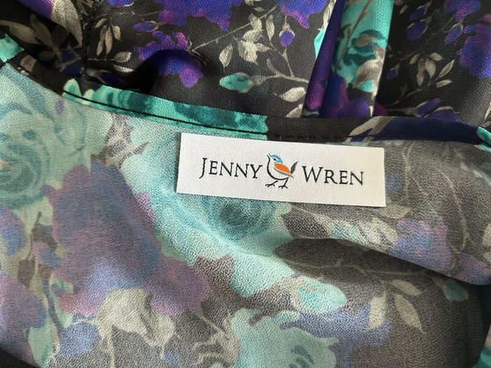 Brand-new Jenny Wren Ladies Floral Long-sleeve Dress