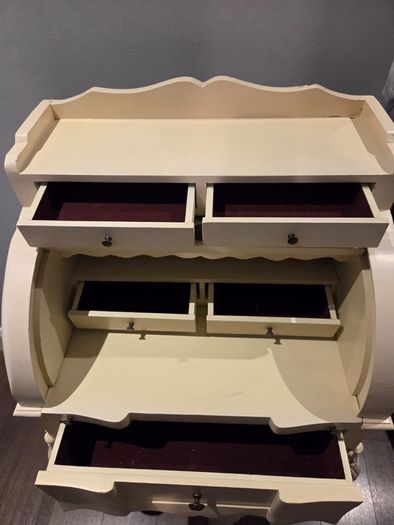 Cream writing desk and chair