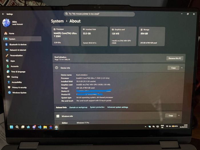 Lenovo Yoga 7 2-in-1 32GB RAM (comes with original charger and pen included!) (this is touchscreen btw with windows hello)