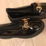 Black shoes with gold chain Image 2