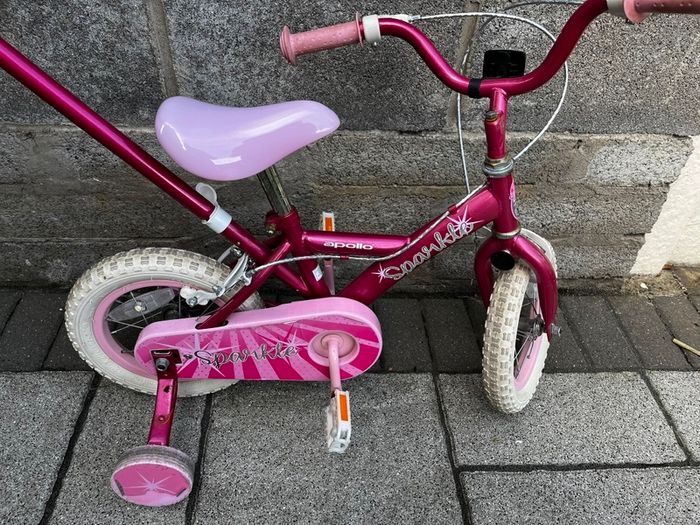 Apollo Sparkle little girls bike