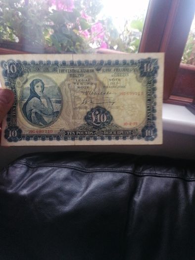 1975 Irish Ten Pounds Banknote