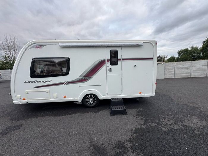 Swift Challenger SE 480-2 Berth - Fixed Awning