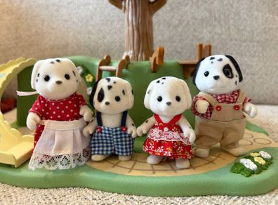 Vintage Sylvanian Families - Kennelworth Dalmation Family