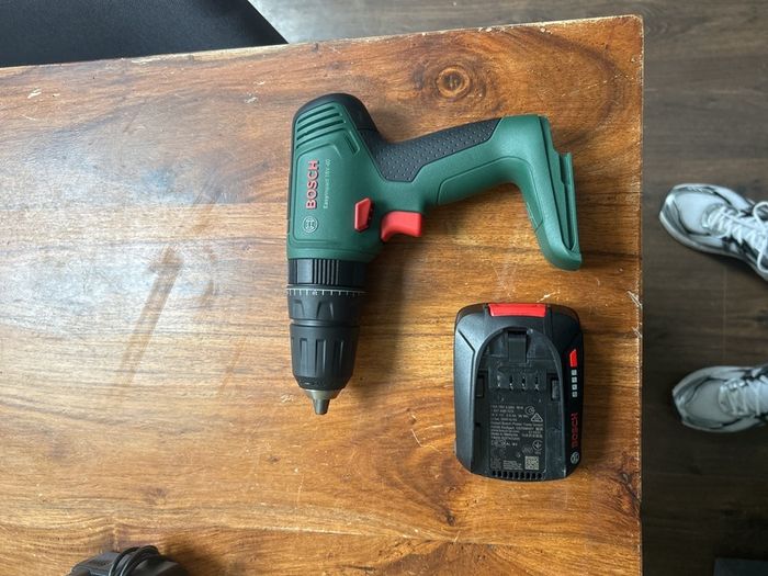 Bosch cordless drill and Impactdriver set comes with charger,box and RECEIPT