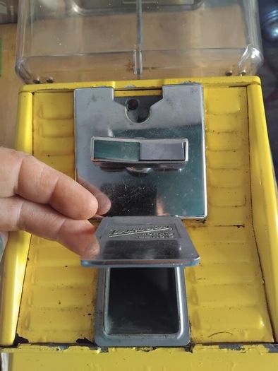 Gumball machine
