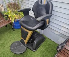 beautician chair
