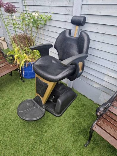 beautician chair