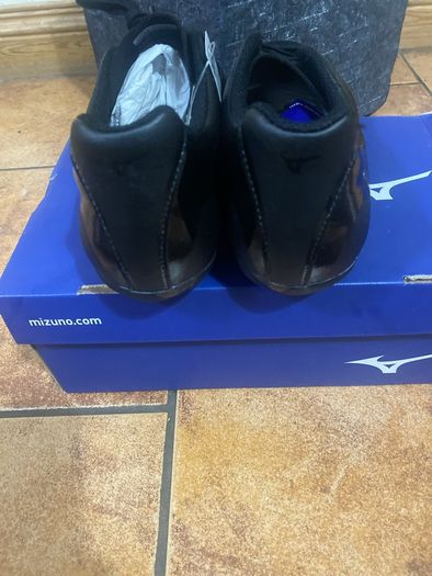 Football boots size 6.5 brand new