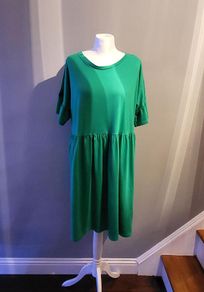 Dunnes green oversized tunic, Size 16-18