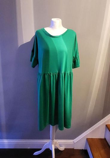 Dunnes green oversized tunic, Size 16-18