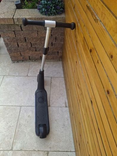 Zinc kids electric scooter