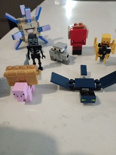 Lego Minecraft minifigure bundle 12 pieces