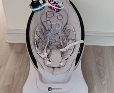 4moms Mamaroo baby swing