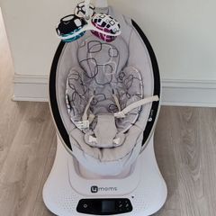 4moms Mamaroo baby swing