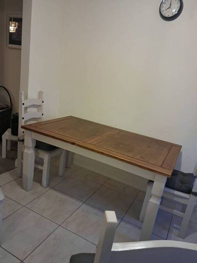 Dining Table and 4 chairs 5ft x 3ft