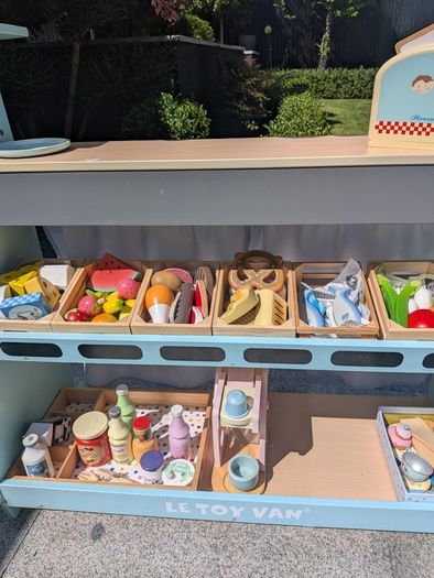 Le Toy Van Cafe