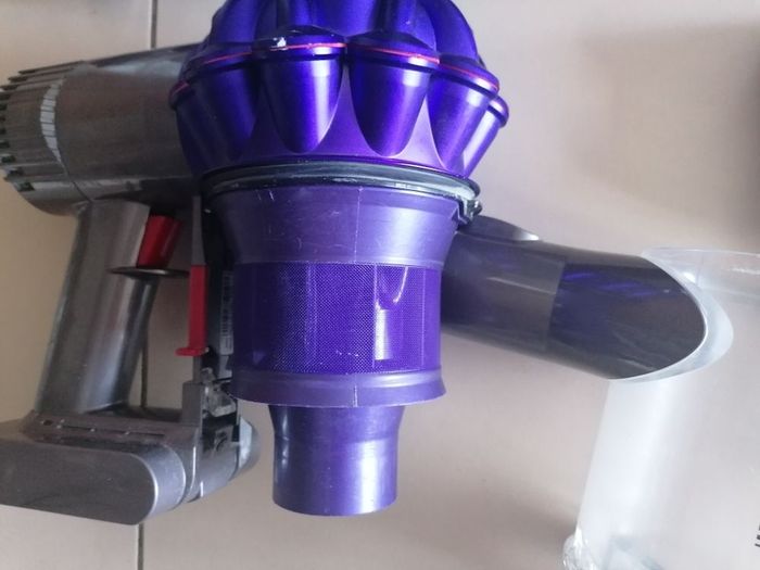 dyson v6 in great condition after full service done with fresh filter