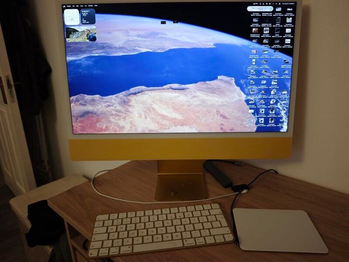 iMac 24-inch