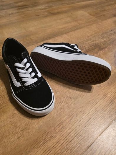 Vans Old Skool in Black & White