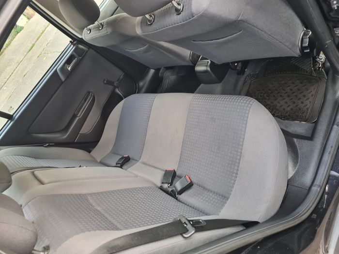 2004 Opel Astra. No offers.