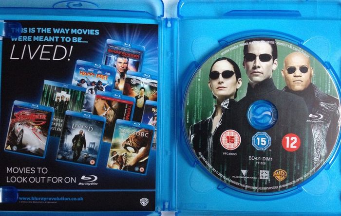 The Matrix Trilogy Boxset (Keanu Reeves, Laurence Fishbourne & Carrie-Anne Moss, Hugo Weaving) [Blu-ray Movie]