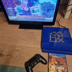 Limited edition Blue ps4 slim bundle - 2 controls 4 games.(firmware 13.52)