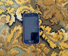 Working Samsung Galaxy fame Phone. Ideal Basic Backup / Emergency Phone. It works