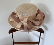 Large occasion hat neutral colours