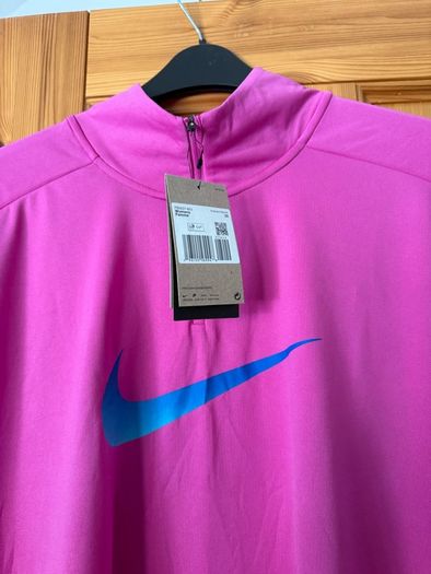 Plus size half zip nike top