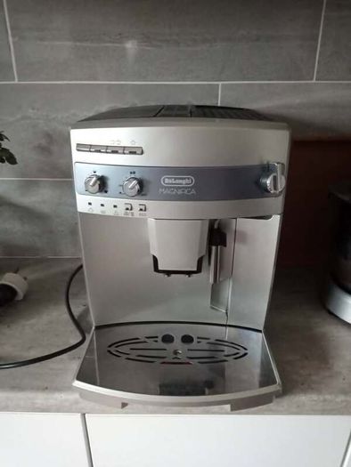 DeLonghi Magnifica coffee machine