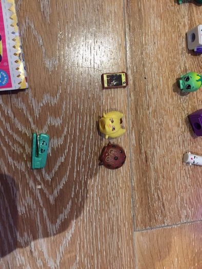Shopkins Bundle 16 with 6 baskets
