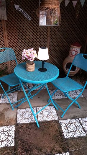 garden table and 2 chairs
