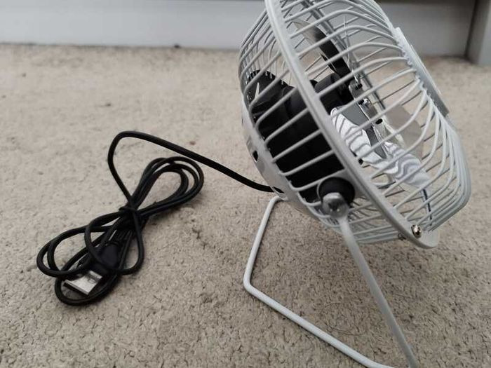 Status: 4 inches White Mini Fan USB