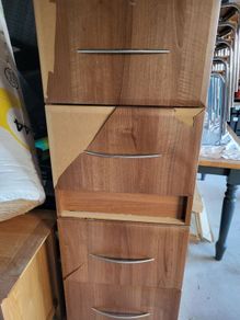 4 large deep drawers