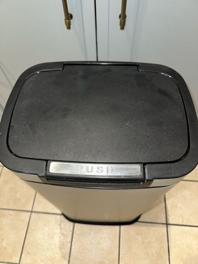 Kitchen bin