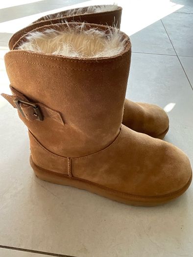 UGG Remora Buckle boot in chestnut suede with a wool lining size UK 3 brand New