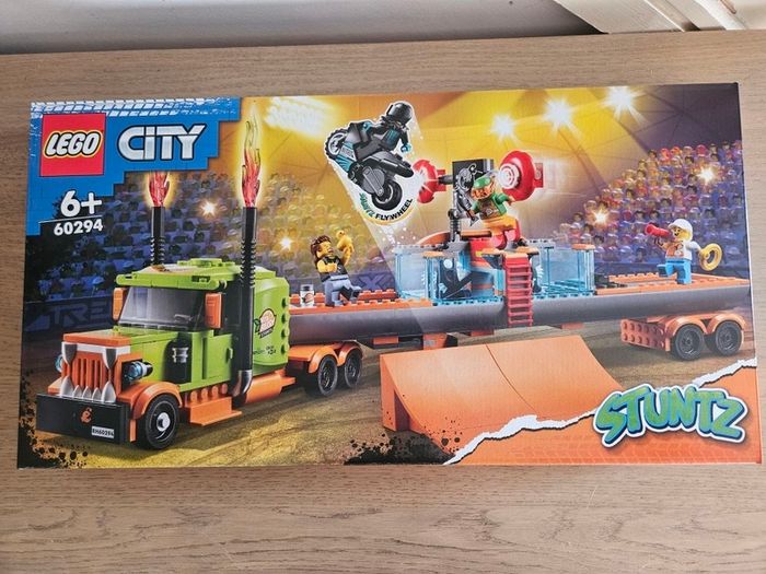 lego city 60294 stuntz truck