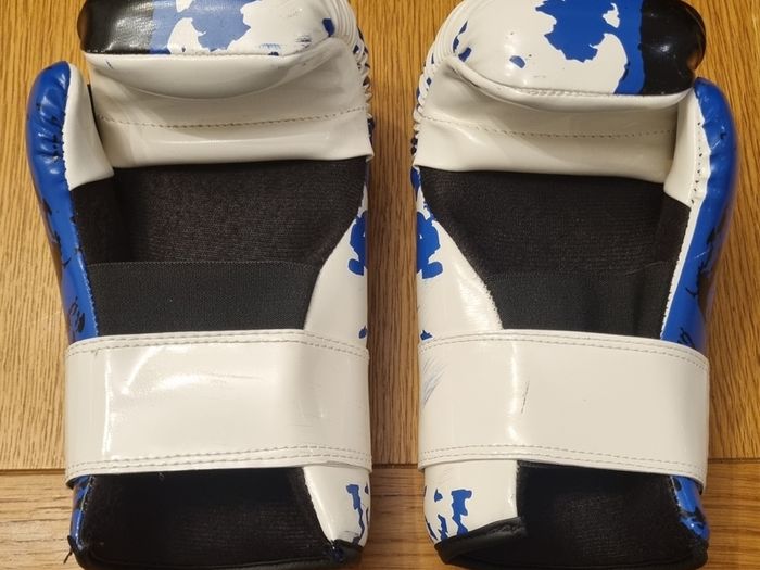 Smack kickboxing gloves size S postage included