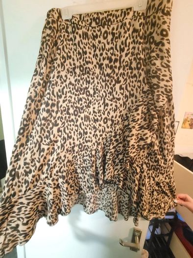 leopard print skirt