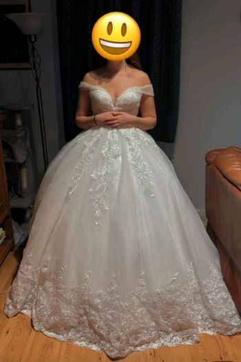 A line fairytale princess embroidered wedding dress