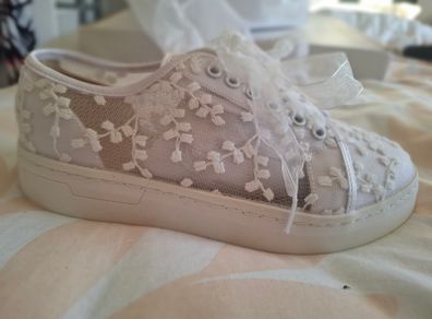 Pre-loved Communion runner/shoe size 33