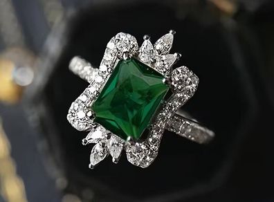 Vintage Style Emerald Stone Silver Ring