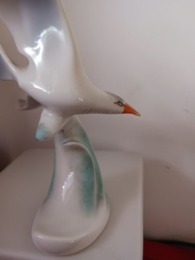 Hollohaza porcelain bird / 1979- 1985 Date Mark,
