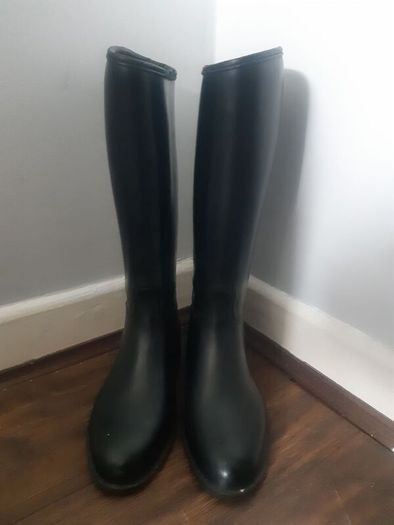 Horse riding boots