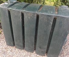 Oil tank