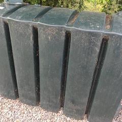 Oil tank