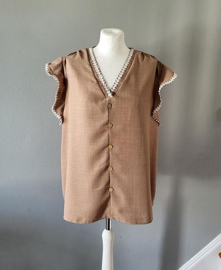 Shein brown blouse w/white trim, Size 2XL / UK20, Brand new