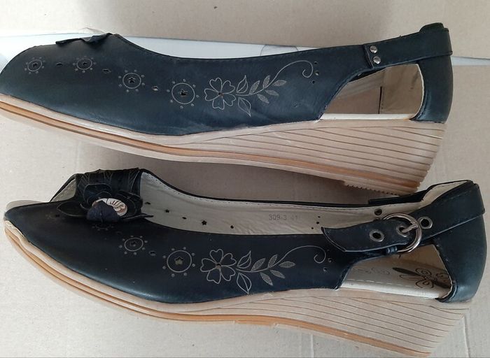 New sandles