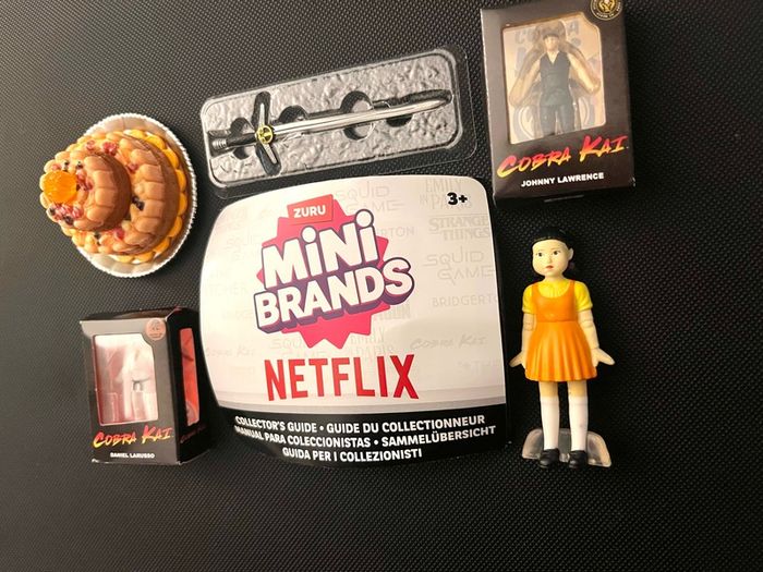 Lot 5 Miniatures ZURU Mini Brands Netflix